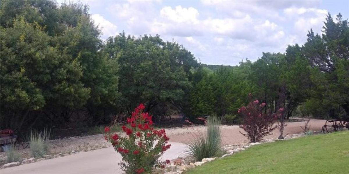 Picture of Home For Sale in Bluff Dale, Texas, United States