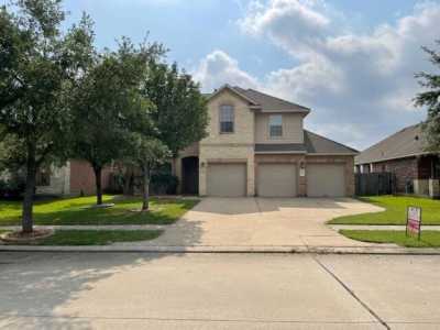 Home For Sale in Dickinson, Texas