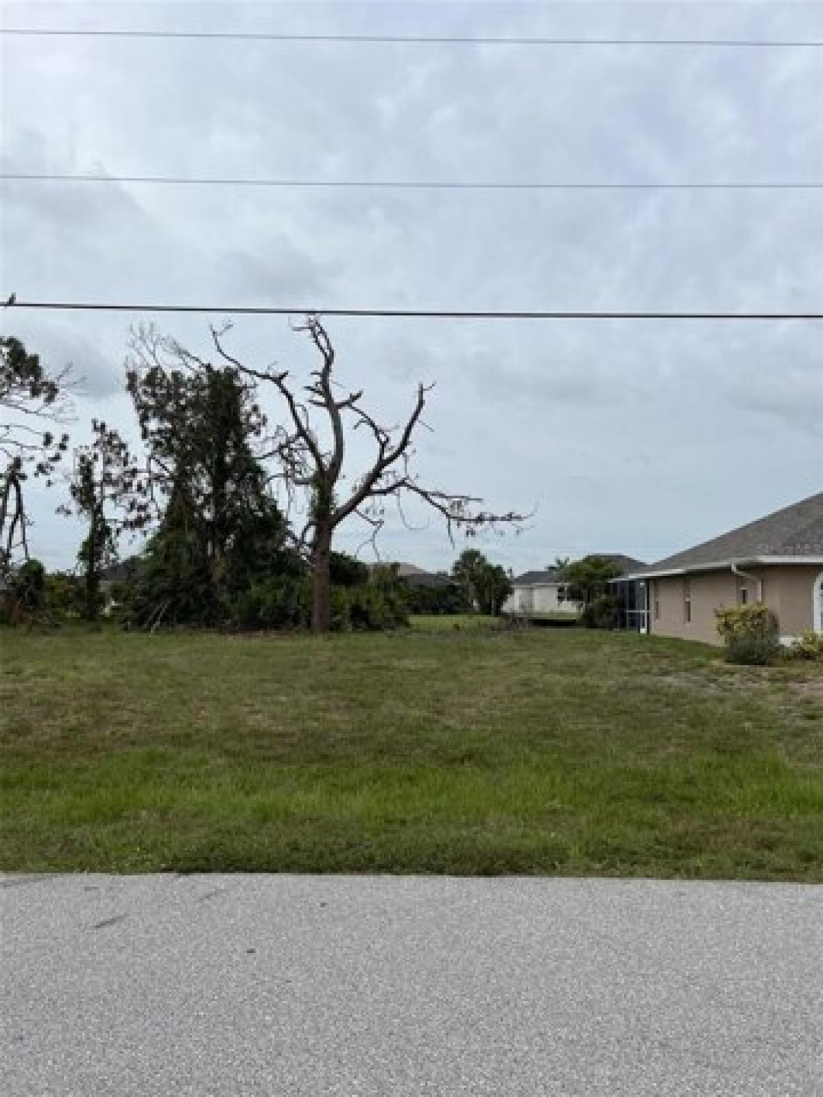 Picture of Residential Land For Sale in Rotonda West, Florida, United States