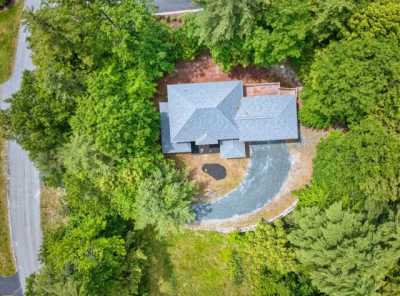 Home For Sale in Sunapee, New Hampshire