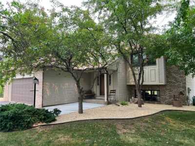 Home For Sale in Oakdale, Minnesota