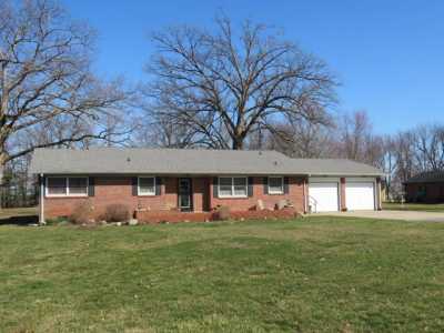 Home For Sale in Lizton, Indiana