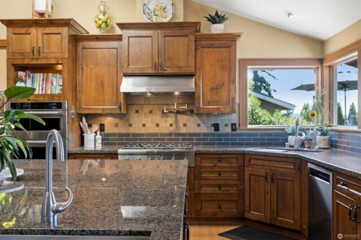 Picture of Home For Sale in Bellingham, Washington, United States