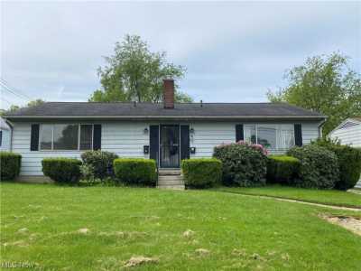 Home For Sale in Barberton, Ohio