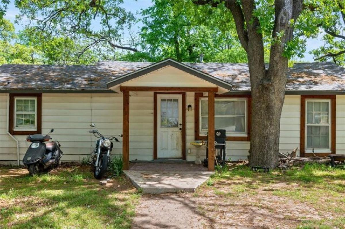 Picture of Home For Sale in Denison, Texas, United States