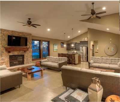 Home For Sale in Lino Lakes, Minnesota