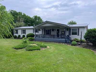 Home For Sale in Stoutsville, Ohio