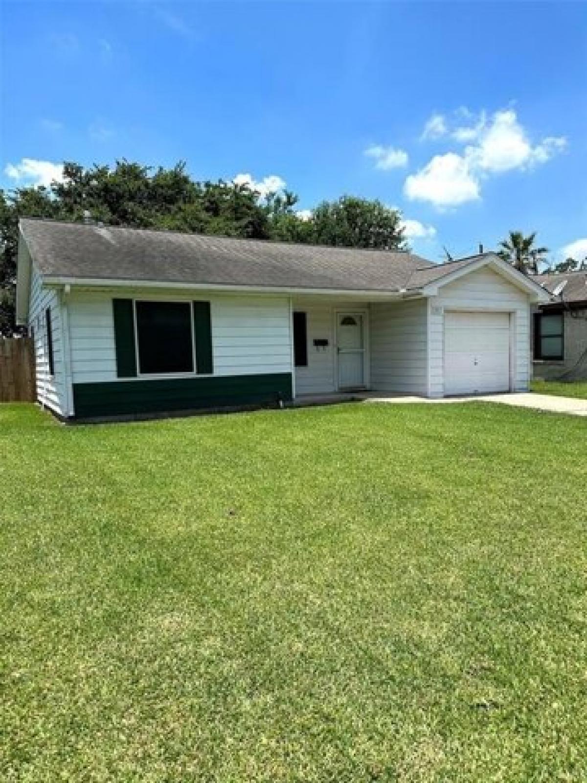 Picture of Home For Sale in Galena Park, Texas, United States