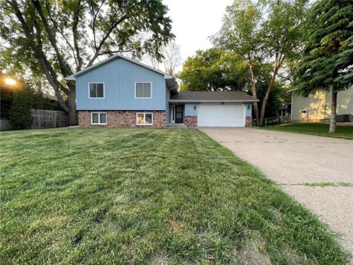 Picture of Home For Sale in Fridley, Minnesota, United States