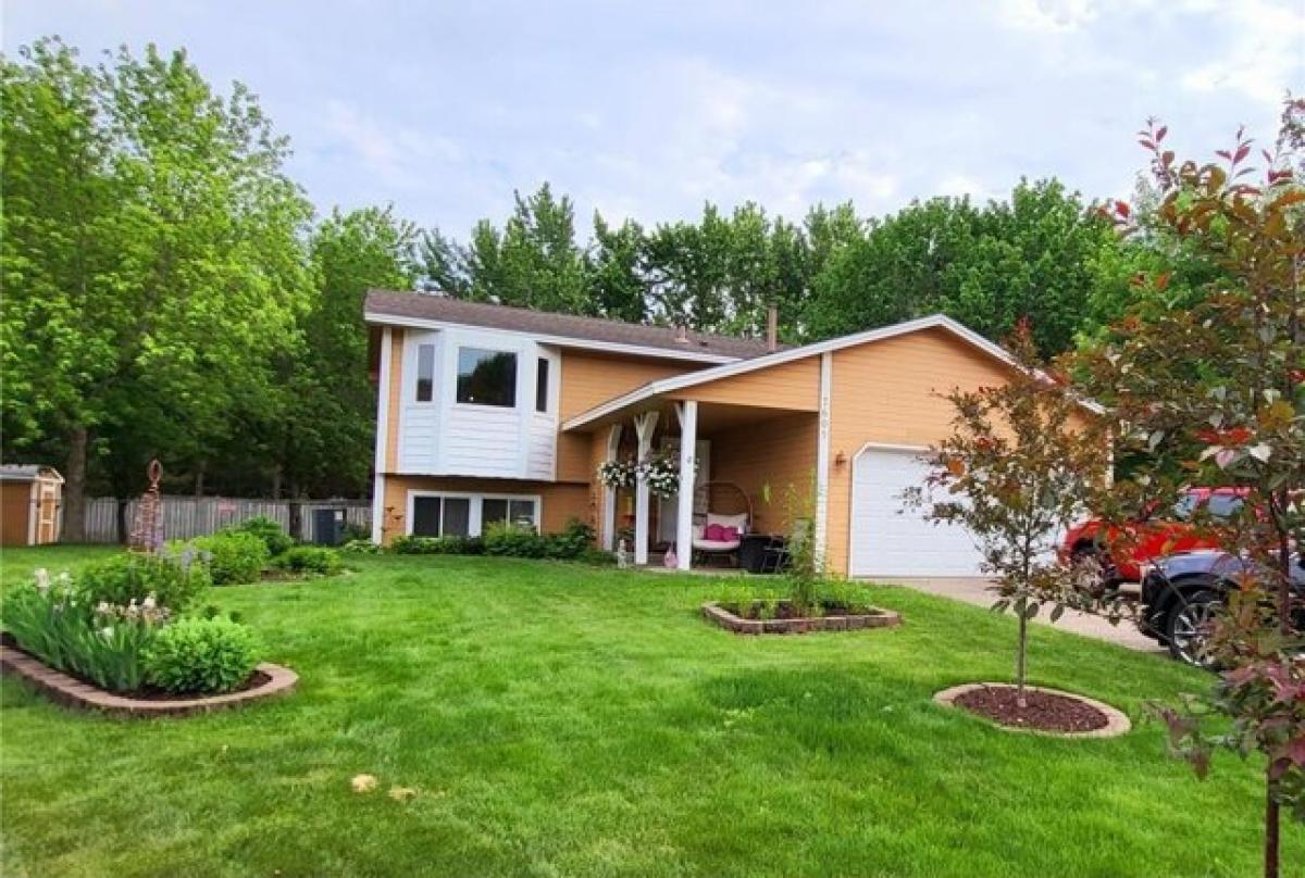 Picture of Home For Sale in Champlin, Minnesota, United States