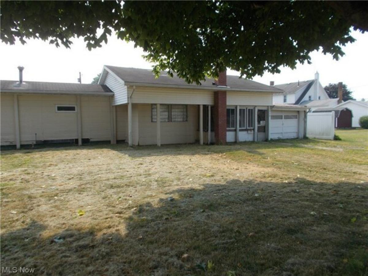 Picture of Home For Sale in West Lafayette, Ohio, United States