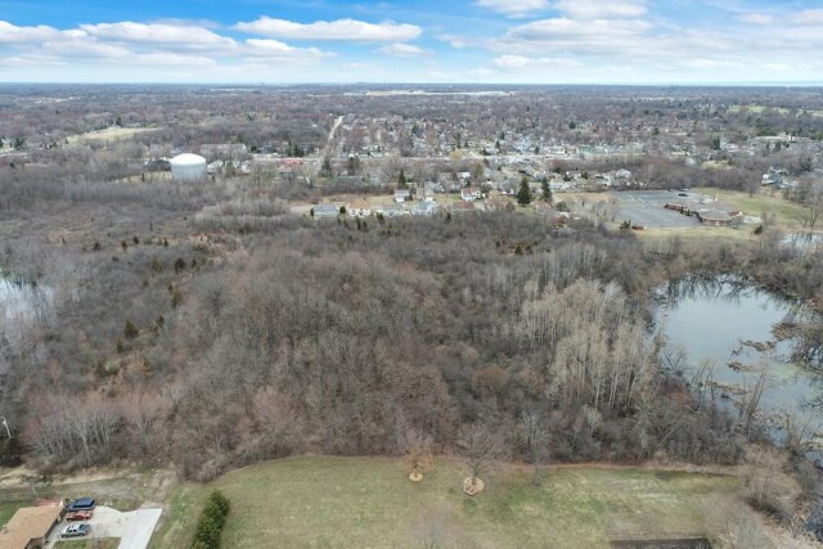 Picture of Residential Land For Sale in Waukegan, Illinois, United States