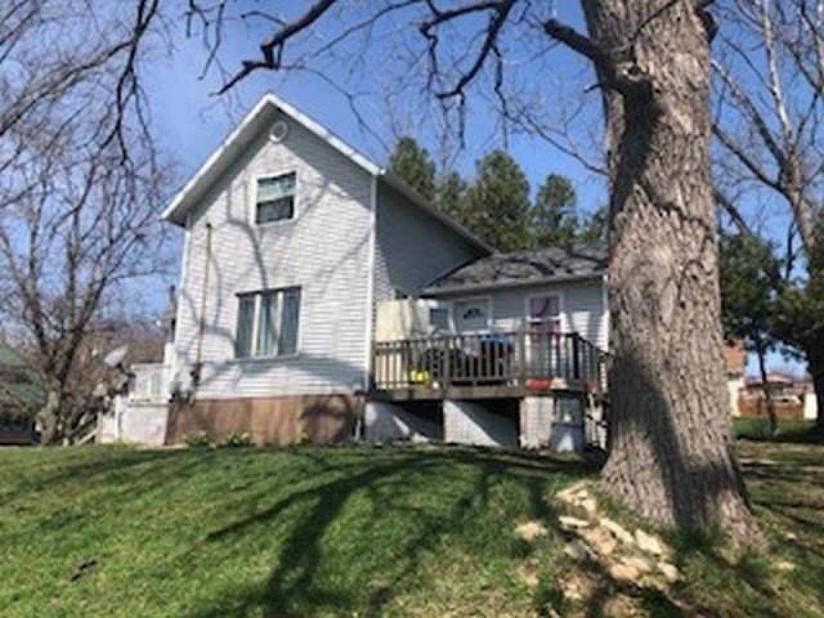 Picture of Home For Sale in West Union, Iowa, United States