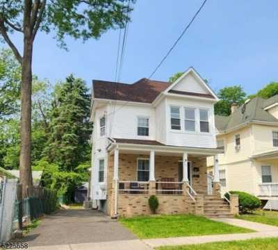 Home For Rent in Roselle, New Jersey