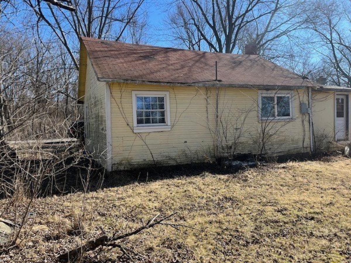 Picture of Home For Sale in Alexandria, Indiana, United States