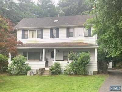 Home For Rent in Montvale, New Jersey