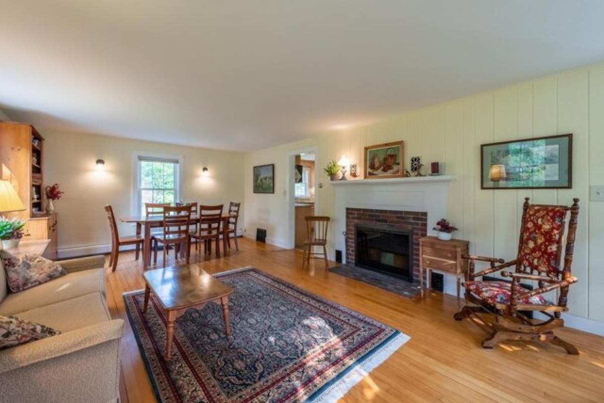 Picture of Home For Sale in Hill, New Hampshire, United States