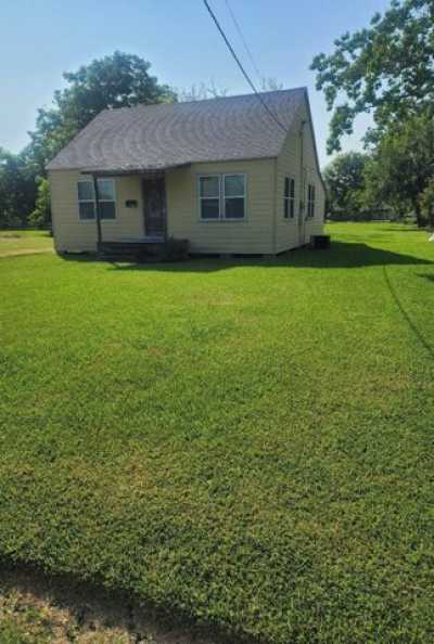 Home For Sale in Groves, Texas