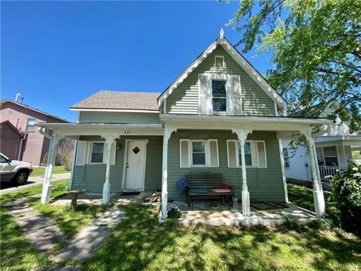 Picture of Home For Sale in Tonganoxie, Kansas, United States