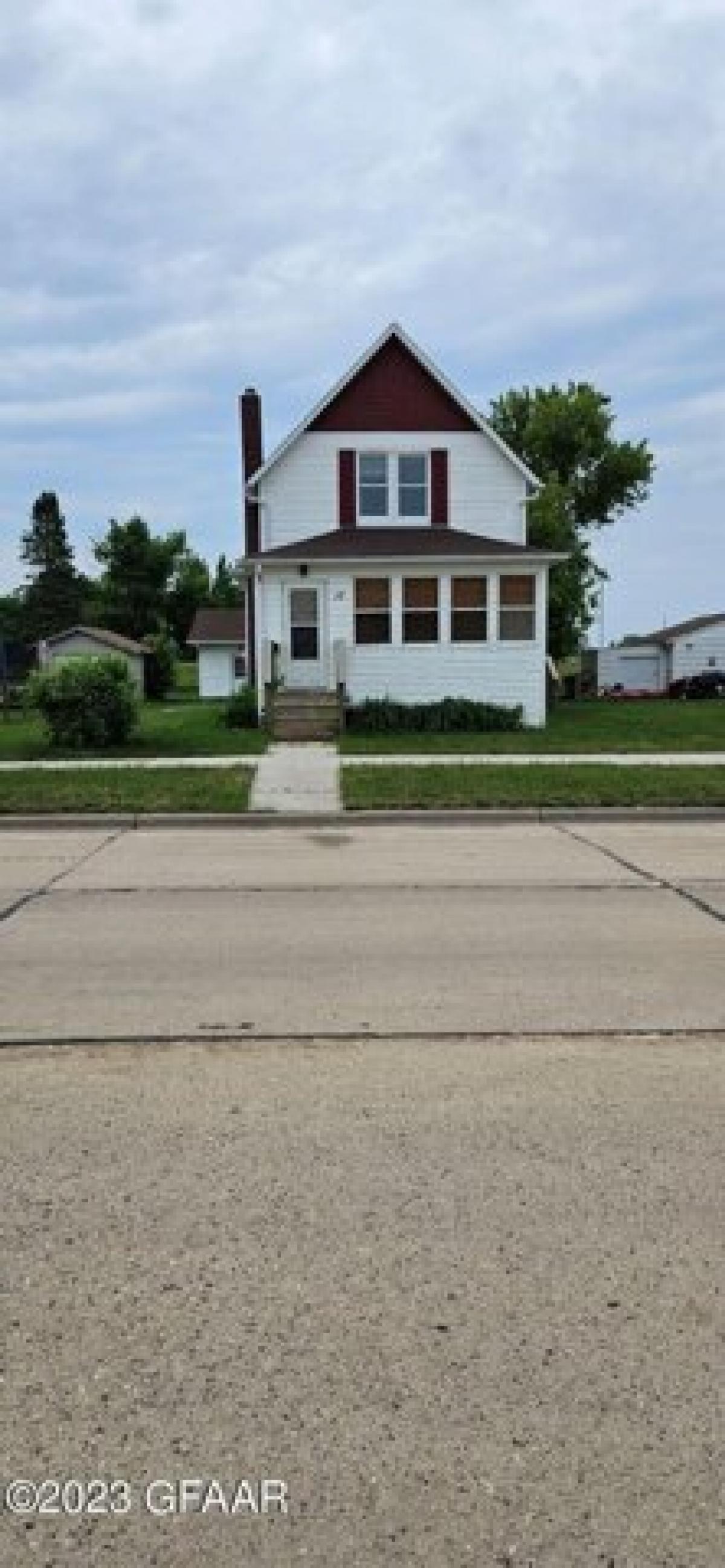 Picture of Home For Sale in East Grand Forks, Minnesota, United States