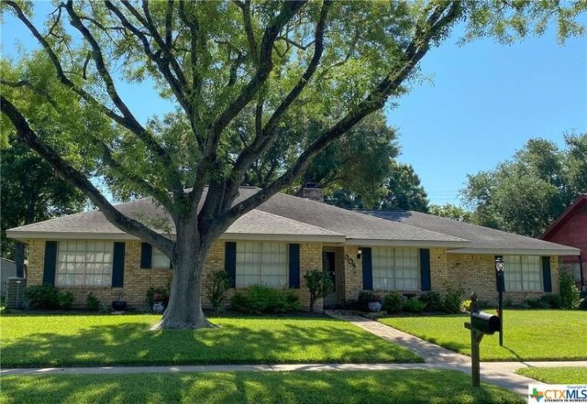 Picture of Home For Sale in Victoria, Texas, United States