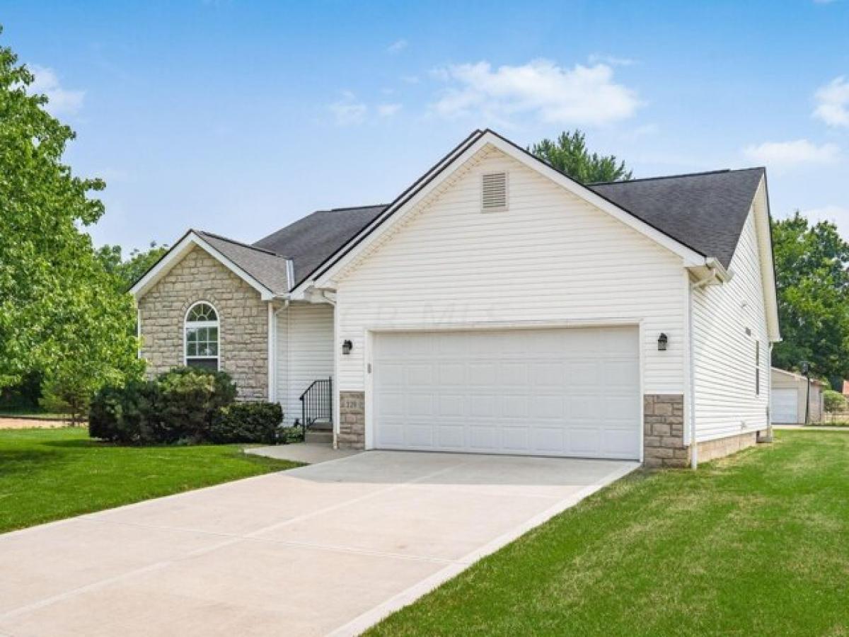 Picture of Home For Sale in Canal Winchester, Ohio, United States