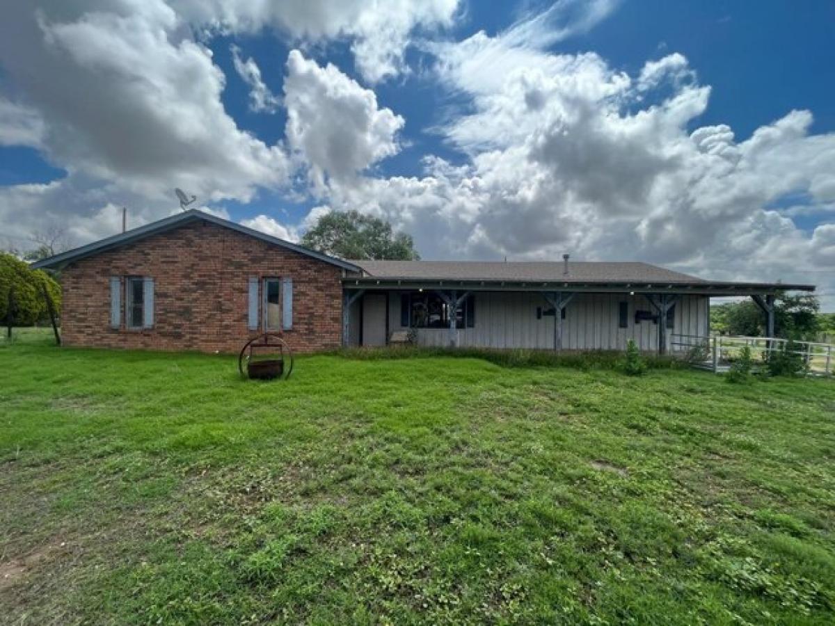 Picture of Home For Sale in Littlefield, Texas, United States