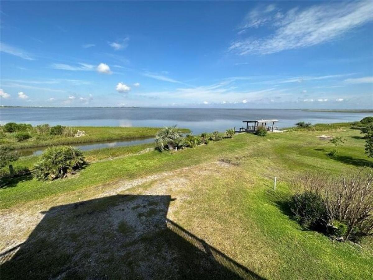 Picture of Home For Sale in Gilchrist, Texas, United States