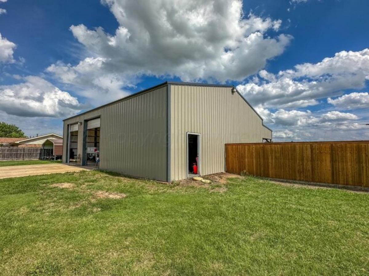 Picture of Home For Sale in Fritch, Texas, United States