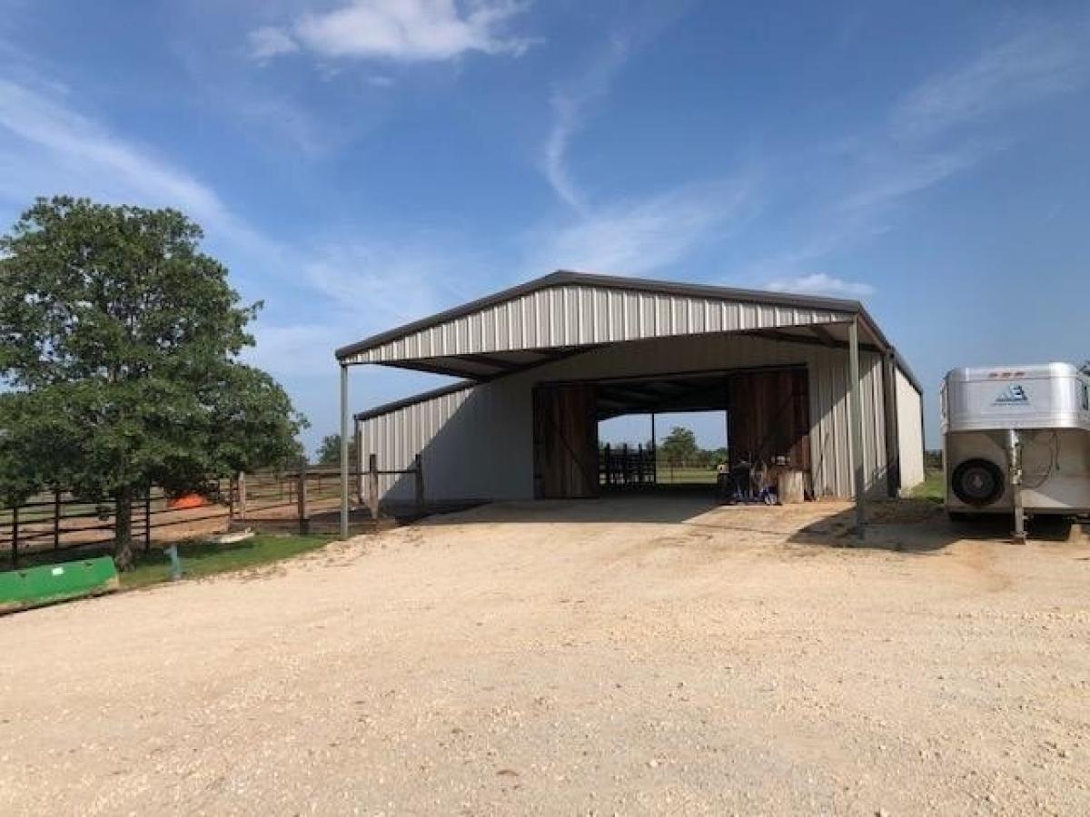 Picture of Home For Sale in Stephenville, Texas, United States