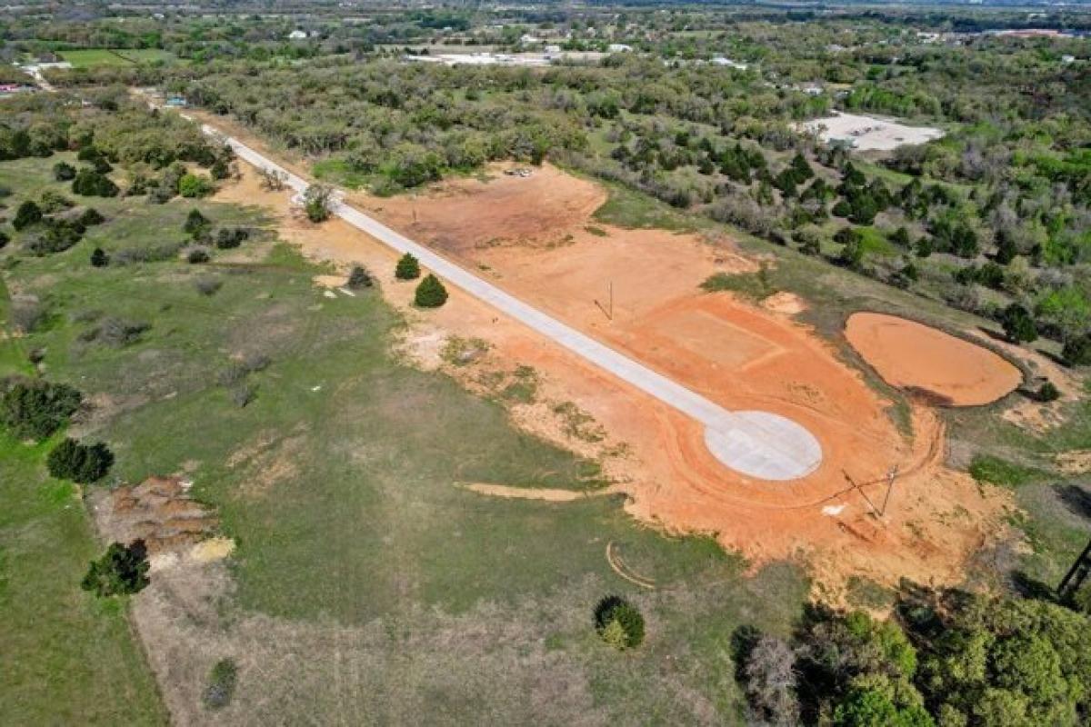 Picture of Residential Land For Sale in Burleson, Texas, United States