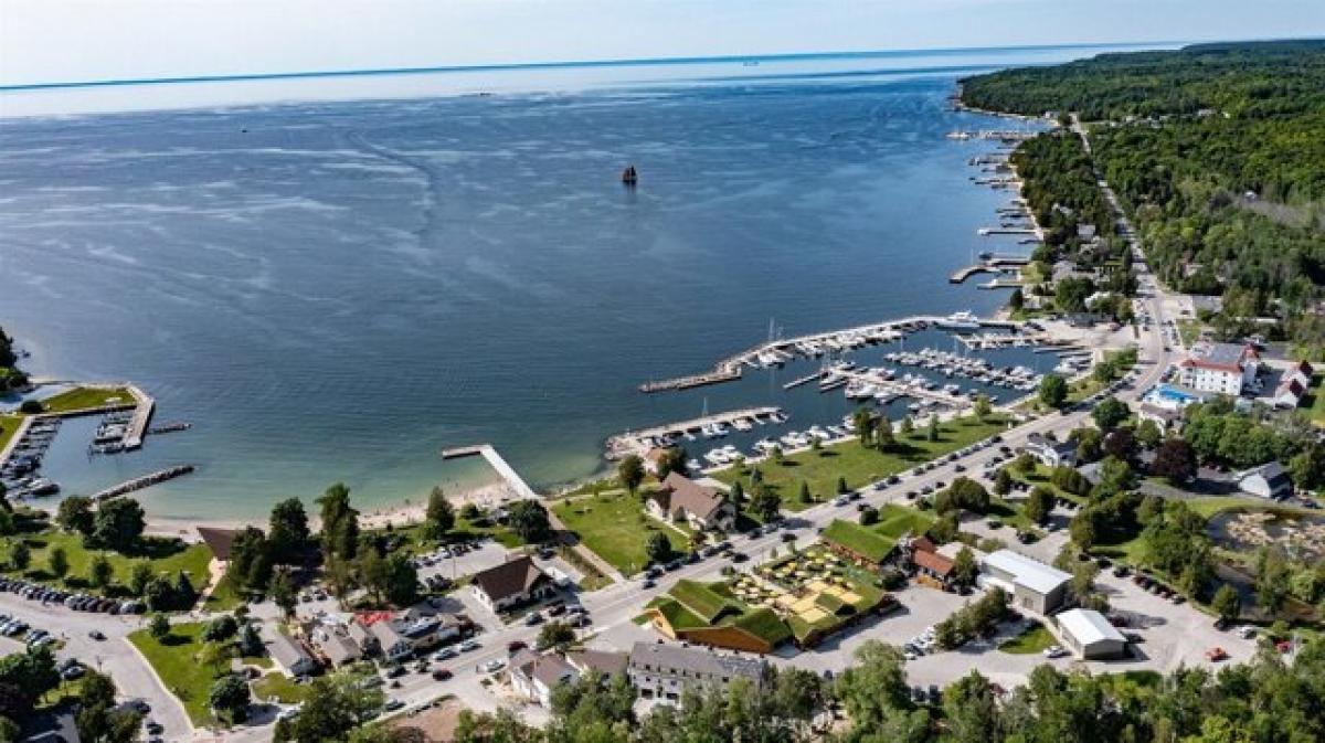 Picture of Home For Sale in Sister Bay, Wisconsin, United States