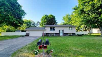 Home For Sale in Onalaska, Wisconsin