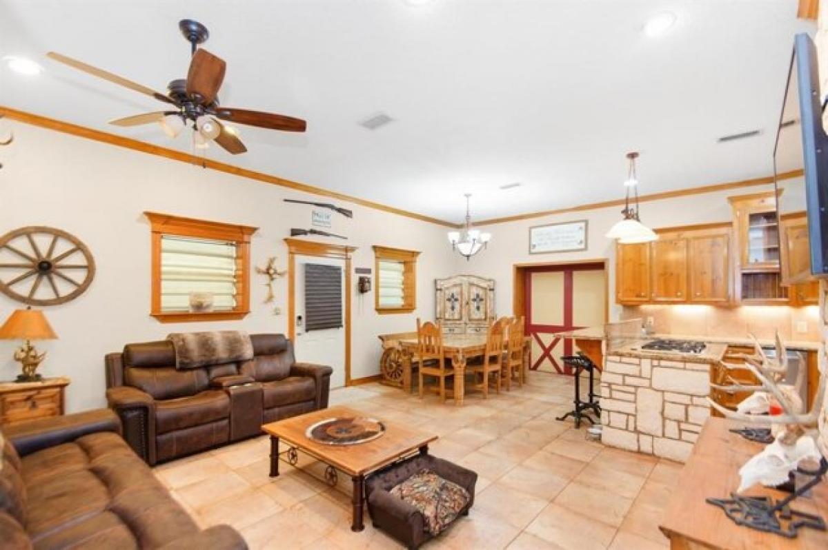 Picture of Home For Sale in Brazoria, Texas, United States