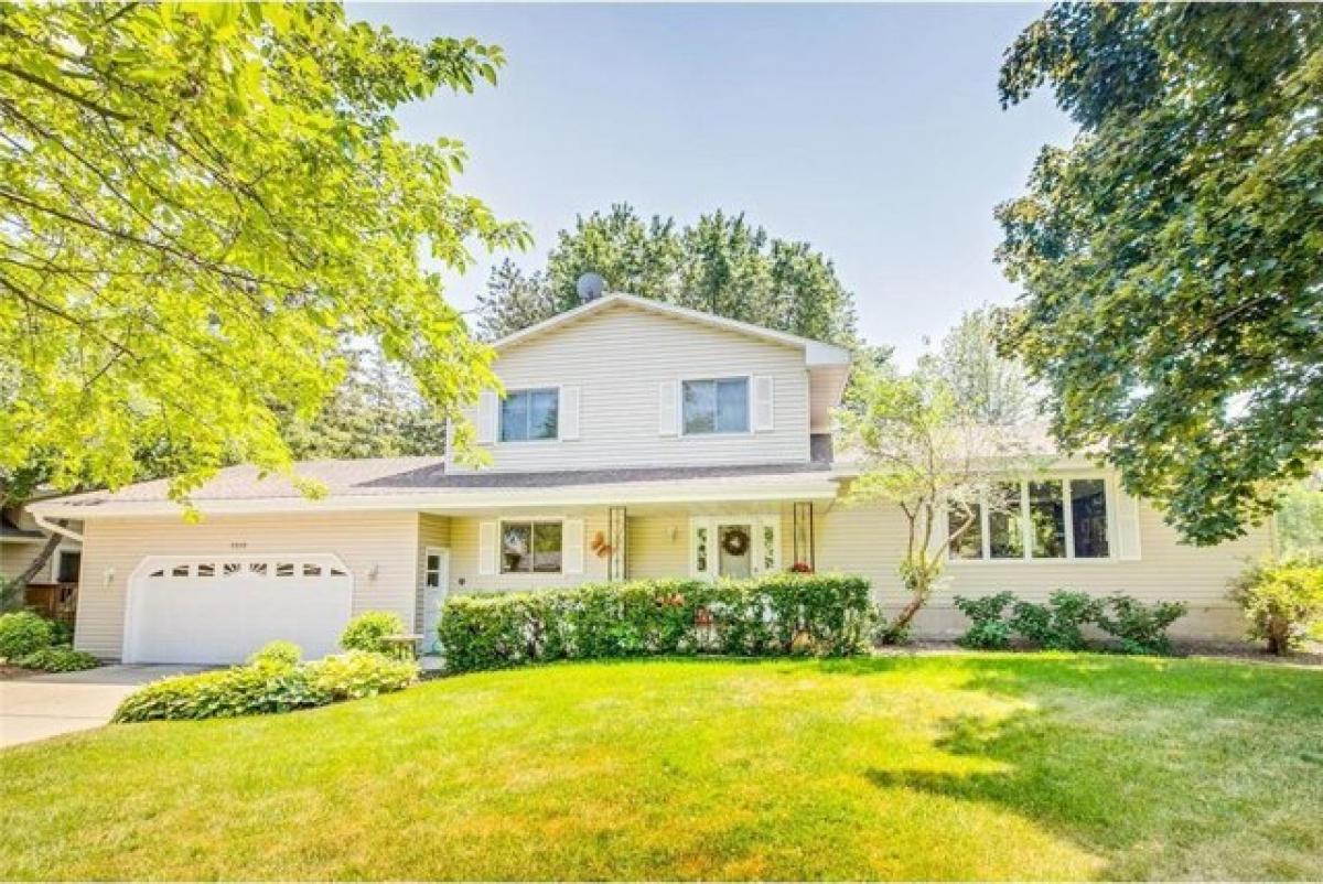 Picture of Home For Sale in Arden Hills, Minnesota, United States