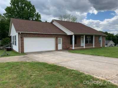 Home For Rent in Mooresville, North Carolina