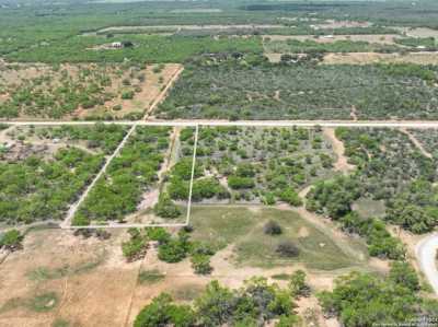 Residential Land For Sale in Hondo, Texas