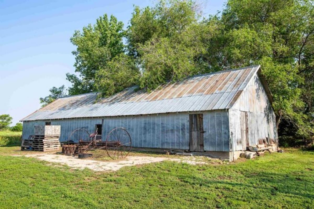 Picture of Home For Sale in Heartwell, Nebraska, United States