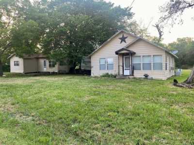 Home For Sale in Kemp, Texas