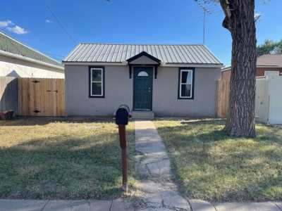 Home For Sale in Dumas, Texas