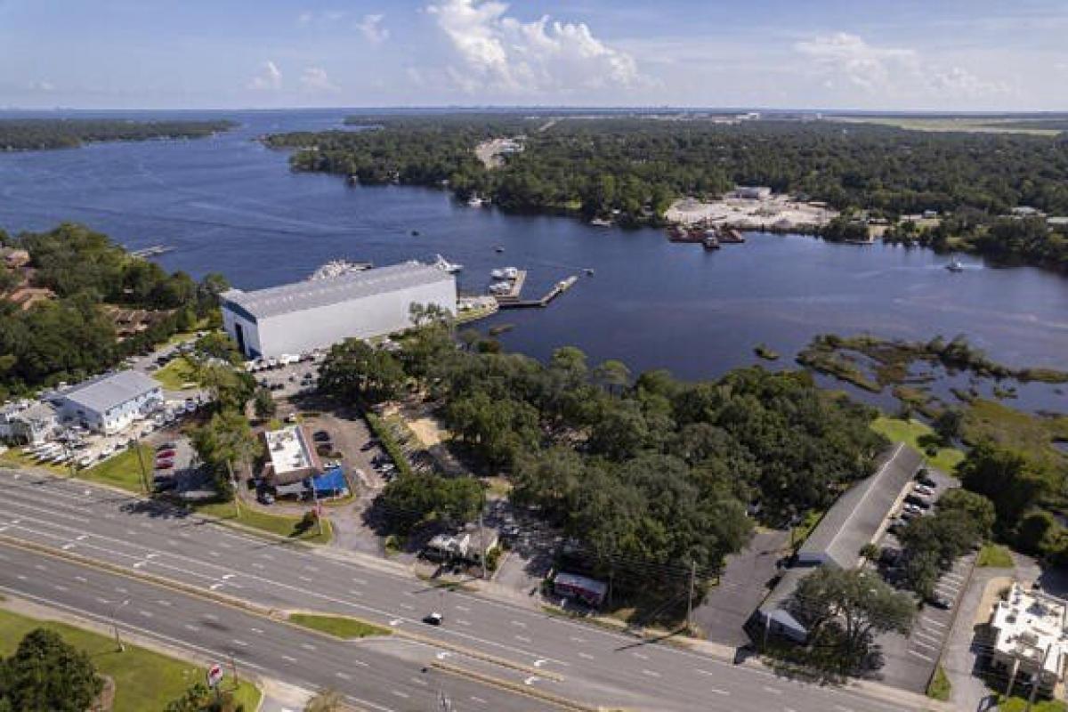 Picture of Residential Land For Sale in Niceville, Florida, United States