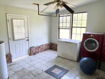 Home For Sale in Crockett, Texas