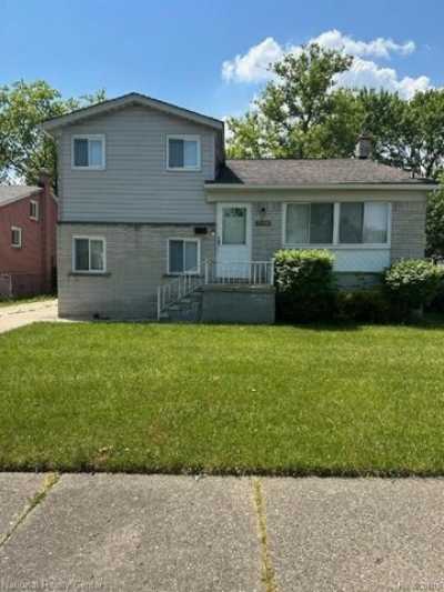 Home For Rent in Eastpointe, Michigan