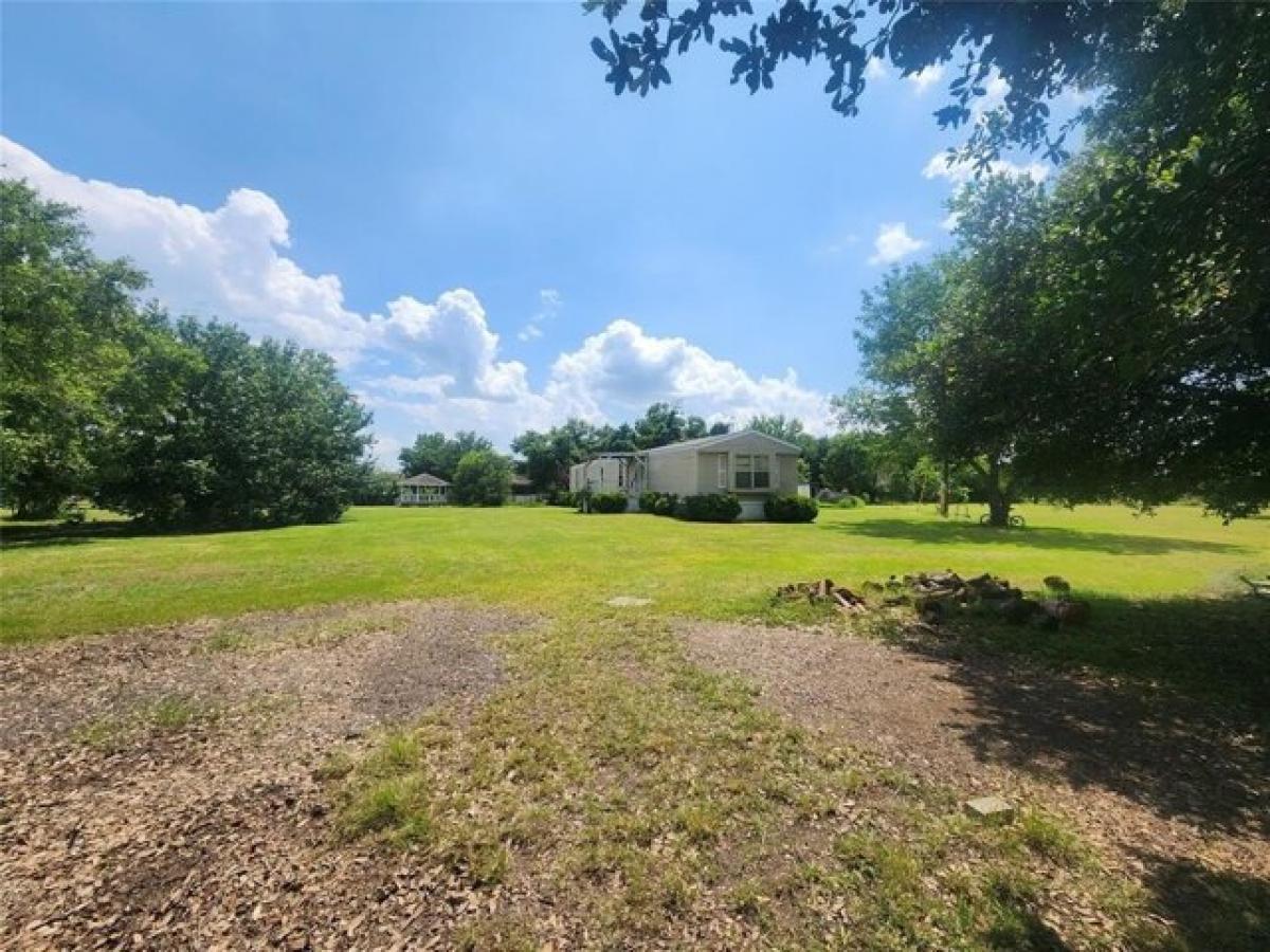 Picture of Home For Sale in Elgin, Texas, United States