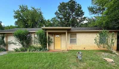Home For Sale in Mount Enterprise, Texas