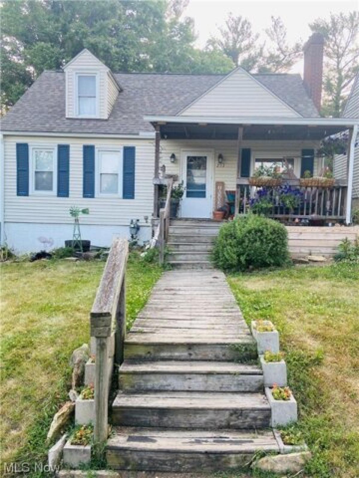 Picture of Home For Sale in Zanesville, Ohio, United States