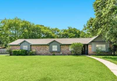 Home For Sale in Clute, Texas