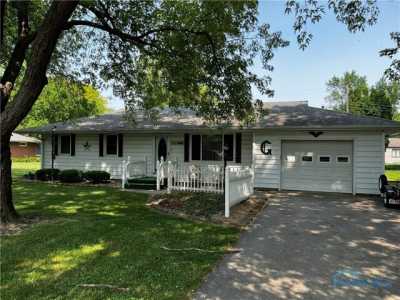 Home For Sale in West Unity, Ohio