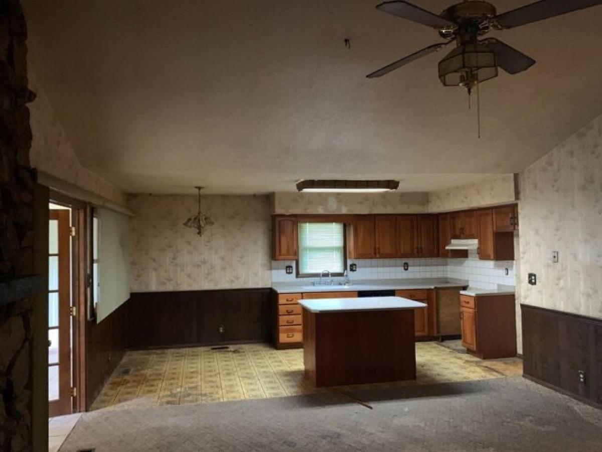 Picture of Home For Sale in Muncie, Indiana, United States