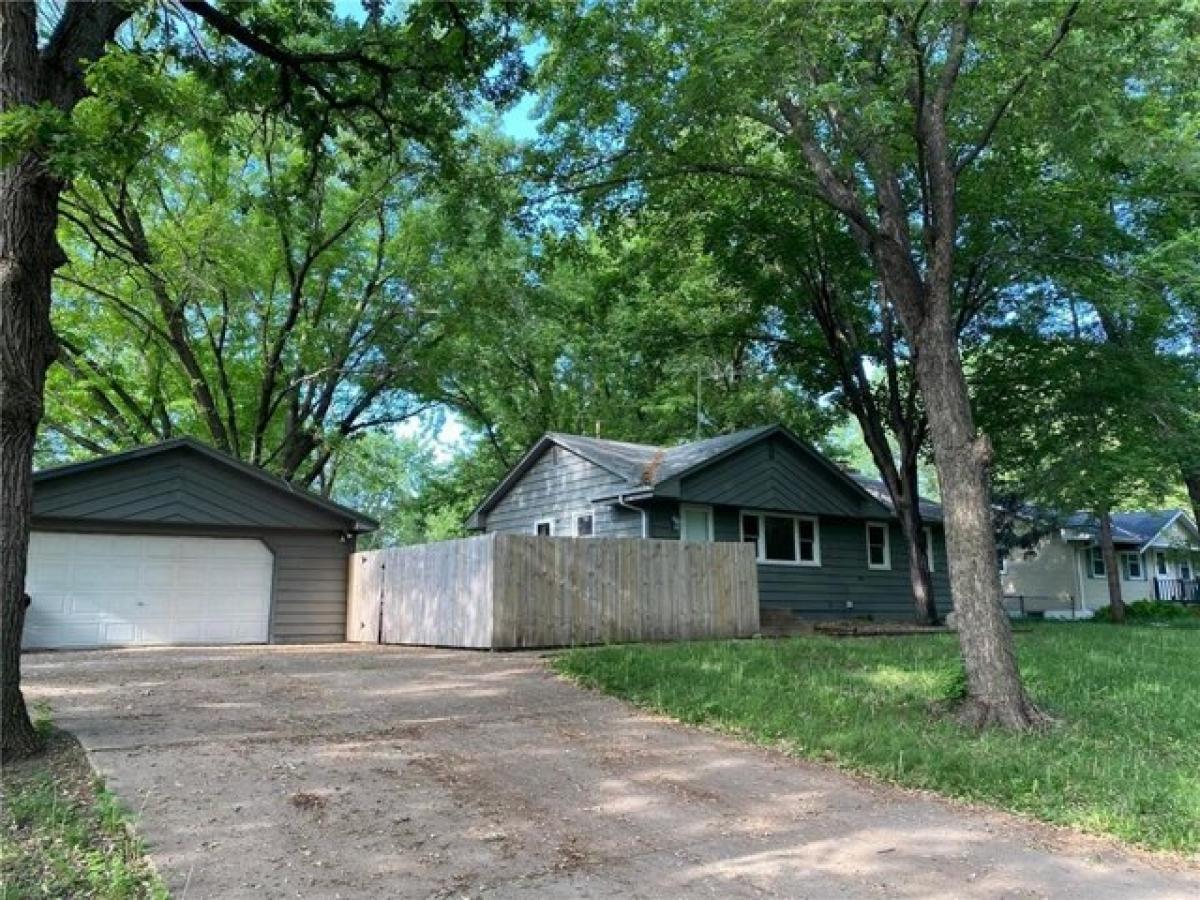 Picture of Home For Sale in Brooklyn Park, Minnesota, United States